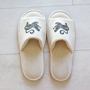 Desmond and Dempsey women's corduroy slides (size 40/41)